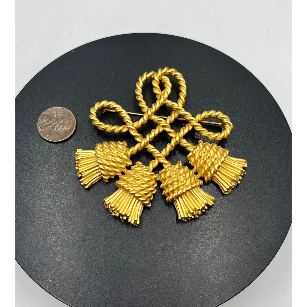 Vintage Gold Toned Twisted‎ Rope Knot Tassel Celtic Scottish Large Brooch Pin